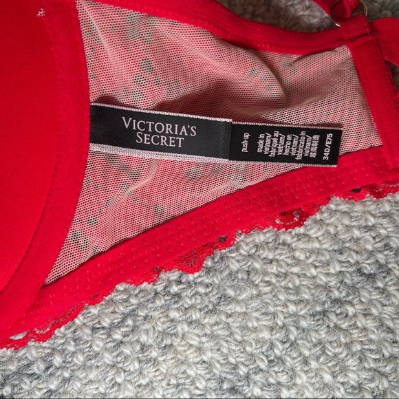 Victoria’s Secret push up bra - Picture 6 of 9